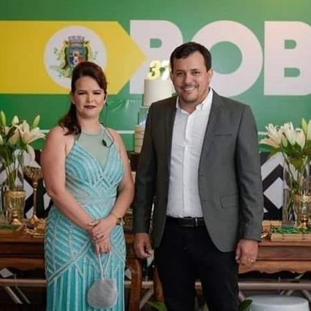 Ernandes de Oliveira da Silva e sua mulher, Priscilla Rodrigues. Ele é pré-candidato à prefeitura de Igarassu, e ela é a vice na chapa - Reprodução / Instagram