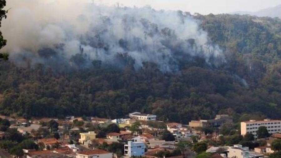 Incêndio atinge o Parque Estadual de Águas da Prata, em São João da Boa Vista. - Divulgação/Prefeitura de São João da Boa Vista