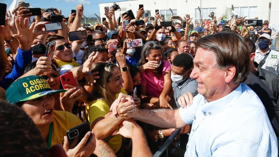 11.jun.2021 - Presidente Jair Bolsonaro (sem partido) com apoiadores, no Espírito Santo - Alan Santos / PR