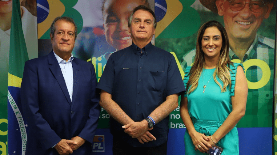 12.mar.22 - Valdemar Costa Neto com Jair Bolsonaro e a ministra Flávia Arruda em evento de filiação do PL - Divulgação / PL