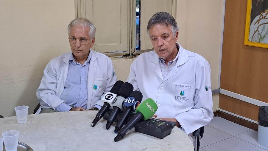 Américo Gusmão e Cláudio Lacerda coordenaram o transplante nessa tarde - Marília Falcão/HUOC