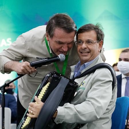 Presidente Jair Bolsonaro (PL) com o então ministro do Turismo, Gilson Machado Neto