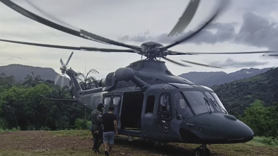 O helicóptero do Senan estava atuando em operações de resgate e socorro quando desapareceu