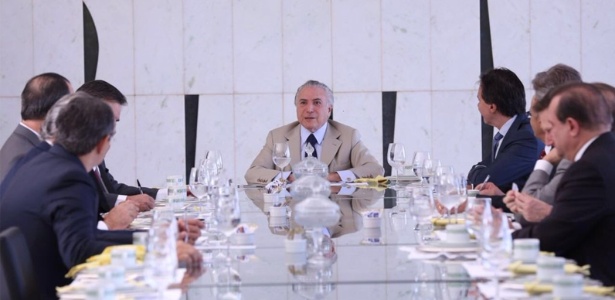 18.mai.2016 - O presidente interino Michel Temer (PMDB) com líderes do Senado em Brasília - Divulgação/Presidência da República