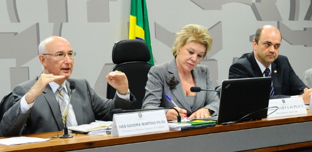 O presidente do TST, Ives Gandra Martins Filho (à esq.) em debate sobre a reforma trabalhista - Geraldo Magela/Agência Senado