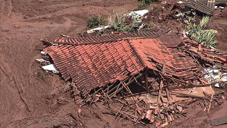 25.jan.2019 - Imagem aérea da lama que se espalhou pela região de Brumadinho (MG) após rompimento uma barragem da mineradora Vale - Reprodução/TV Globo