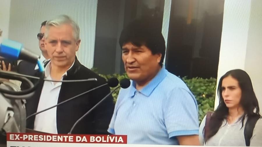 Evo Morales, na chegada no México - Reprodução/BandNews