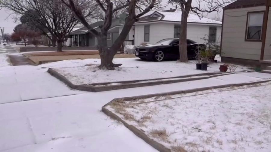 Frio é o mais intenso em 30 anos - ou em mais de século, em algumas cidades; acima, cena em Odessa, Texas - Reuters