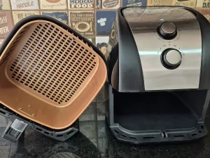 Comida não gruda: air fryer da Britânia tem cesto antiaderente de verdade