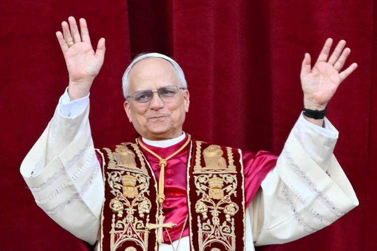 Papa Leão 14 em sua primeira aparição em público Papa Leão 14 em sua primeira aparição em público