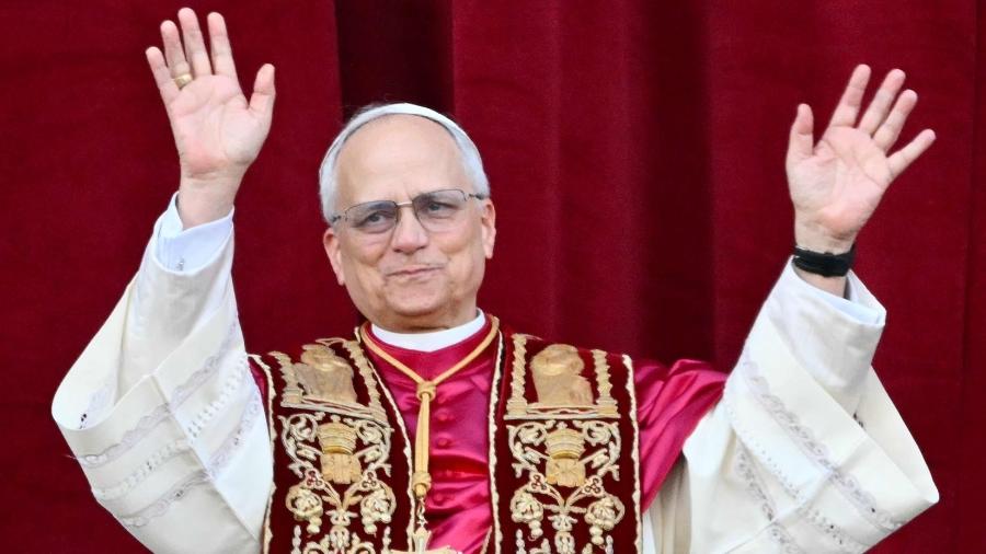 Papa Leão 14 em sua primeira aparição em público - Alberto PIZZOLI / AFP