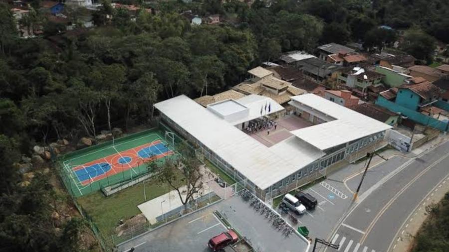 A Escola Municipal Major Olímpio segue o modelo cívico-militar em Ilhabela A Escola Municipal Major Olímpio segue o modelo cívico-militar em Ilhabela