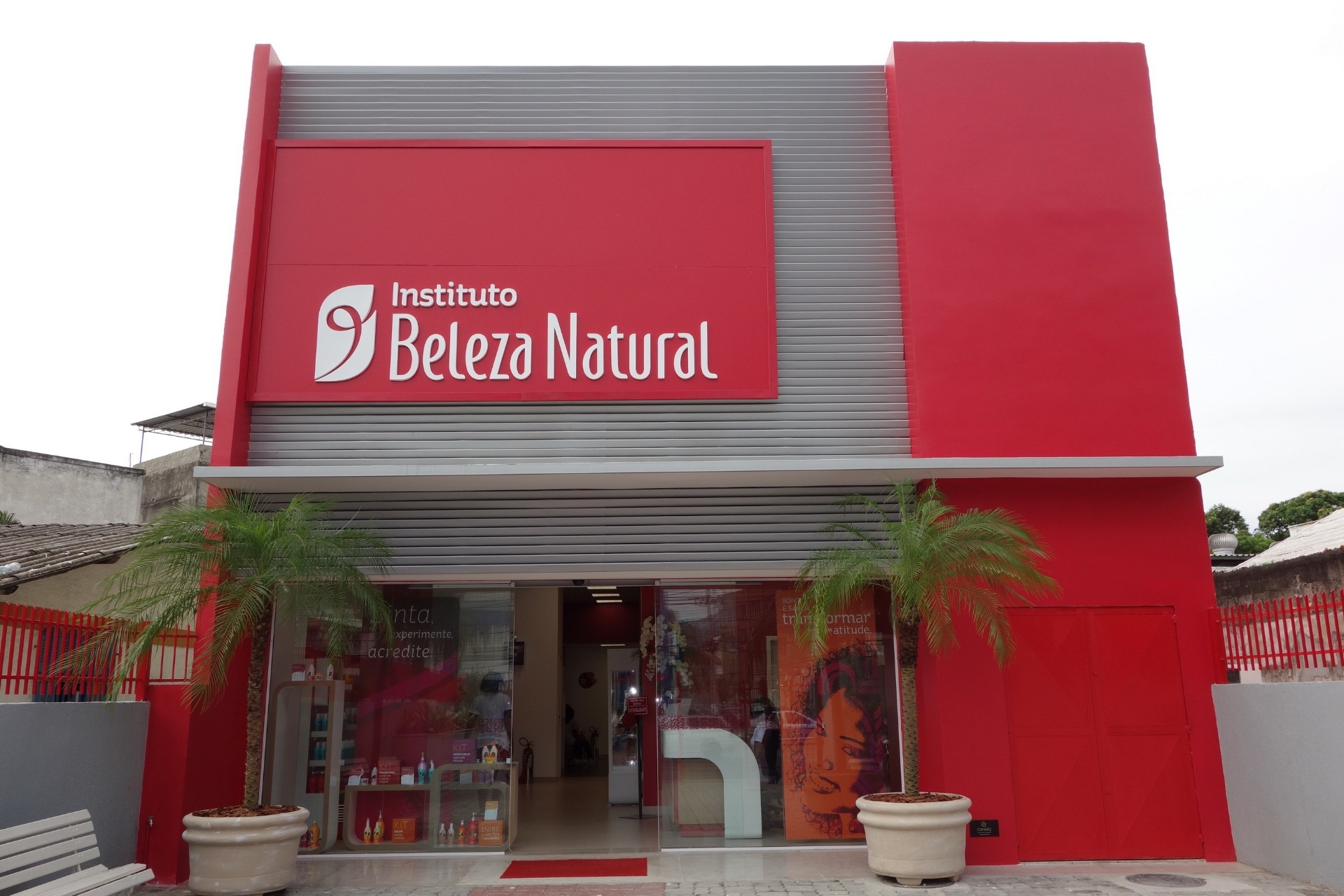 Fachada de uma unidade do Instituto Beleza Natural - Divulgação