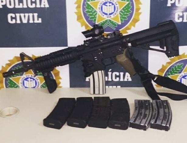 Fuzil foi recuperado na rua Araújo Leitão, no Engenho Novo, na zona norte carioca - Divulgação/Polícia Civil
