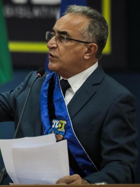1º.jan.2021 - O prefeito de Belém, Edmilson Rodrigues (PSOL), durante sua cerimônia de posse  - Filipe Bispo/Fotoarena/Estadão Conteúdo