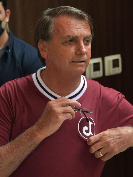 5.jan.2022 - O presidente Jair Bolsonaro dá coletiva após alta hospitalar, em SP - Nelson Almeida/AFP