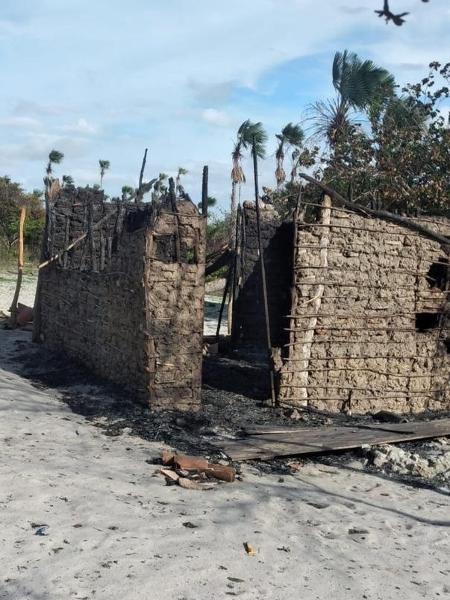 Casa destruída por ação de homens armados, segundo moradores da Barra Grande 
