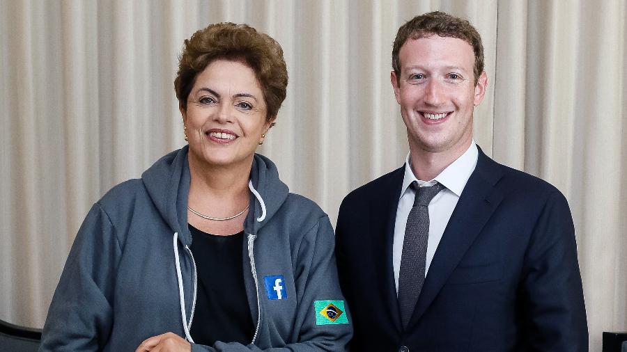Dilma Rousseff, presidente do Brasil, e Mark Zuckerberg, CEO do Facebook, na Cúpula das Américas, em 2015 Dilma Rousseff, presidente do Brasil, e Mark Zuckerberg, CEO do Facebook, na Cúpula das Américas, em 2015