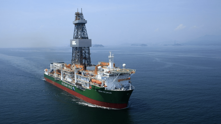 Sonda Ocean Rig, plataforma de perfuração utilizada na campanha exploratória do bloco BM-C-33, na Bacia de Campos Sonda Ocean Rig, plataforma de perfuração utilizada na campanha exploratória do bloco BM-C-33, na Bacia de Campos