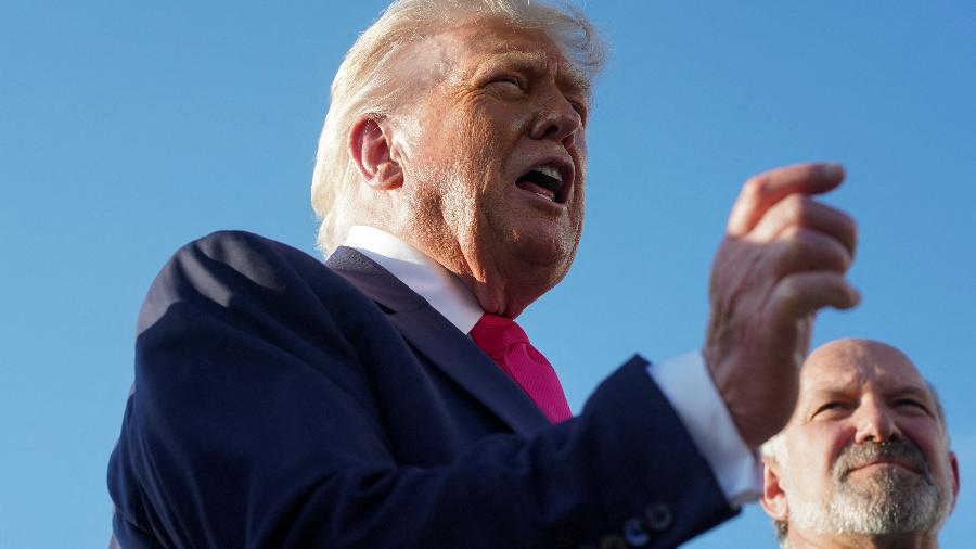 Trump assina tarifaço de 50% e deixa de fora quase 700 produtos brasileiros