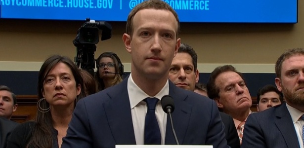 O chefe do Facebook, Mark Zuckerberg, durante depoimento ao Congresso dos EUA - Reprodução