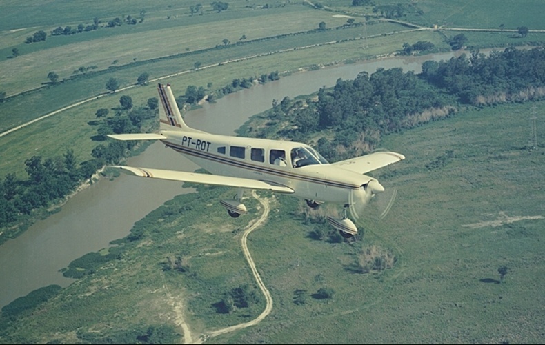 Avião modelo EMB-720 Minuano, da Embraer - Divulgação/Embraer