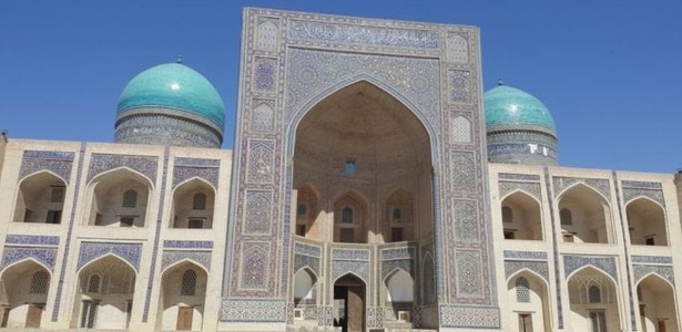 Uzbequistão conta com um grande número de mesquitas e santuários bem preservados - BBC