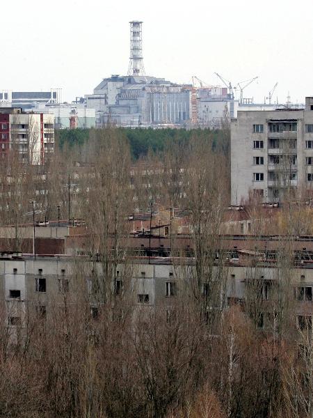 Vista da usina nuclear de Chernobyl na cidade fantasma de Pripyat, na Ucrânia - REUTERS/Gleb Garanich/File Photo