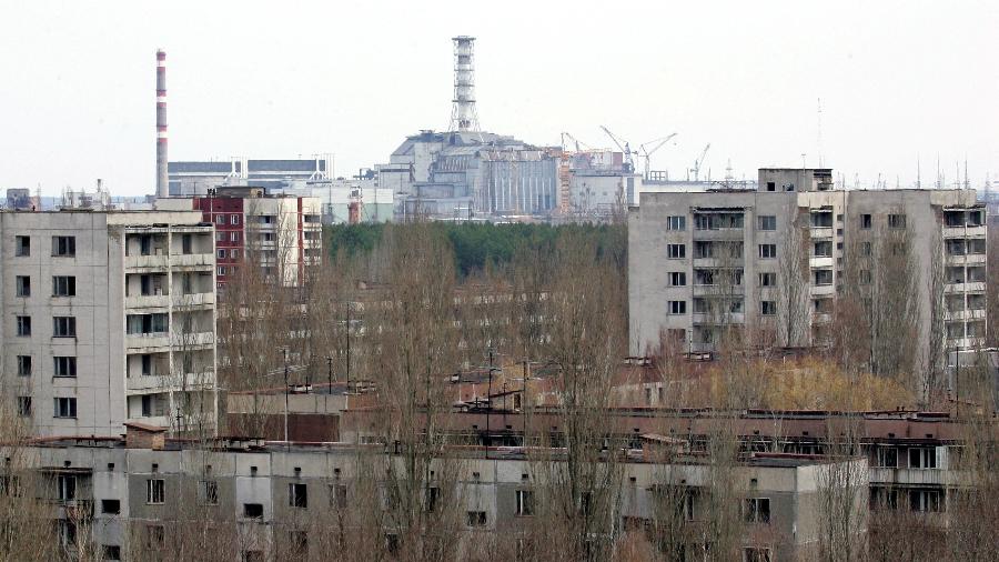 Rússia invadiu brevemente o local no ano passado e segue ocupando outra usina nuclear, Zaporizhzhia, a maior da Europa. - REUTERS/Gleb Garanich/File Photo