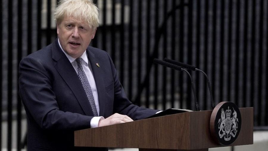 Boris Johnson após anúncio de que deixará liderança do Partido Conservador e, consequentemente, cargo de primeiro-ministro; ele governará até a escolha de seu sucessor - NIKLAS HALLE"N/AFP