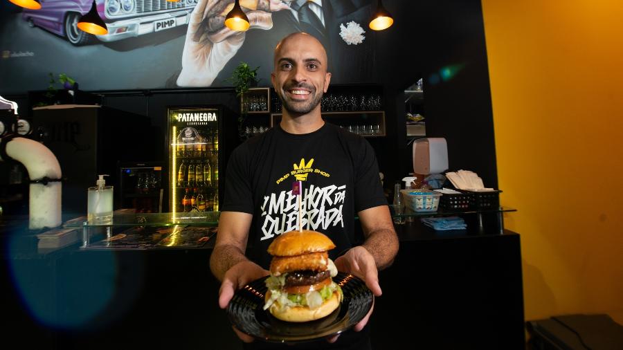 Wagner Alexandre abriu a Pimp Burger, em 2017; hoje, são 14 opções de hambúrgueres no cardápio - Divulgação