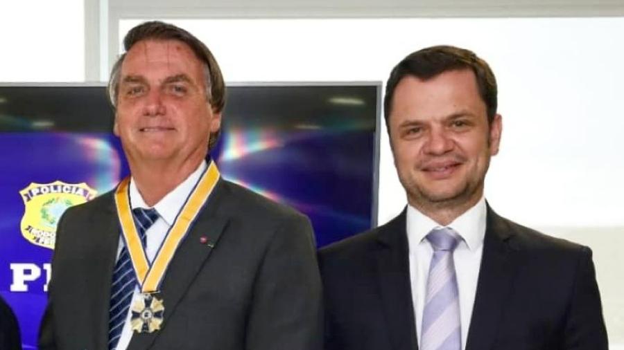 Bolsonaro posa ao lado de Silvinei Vasques e Anderson Torres - Twitter