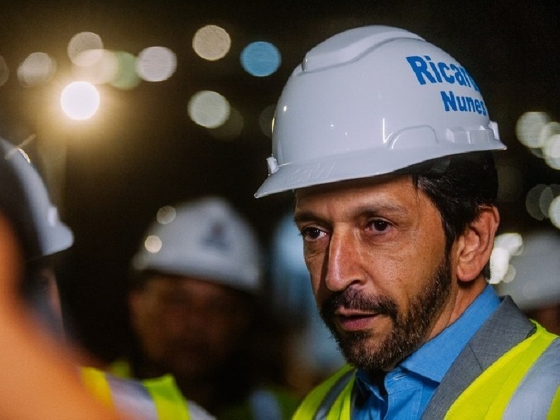 https://conteudo.imguol.com.br/c/noticias/c4/2023/08/23/prefeito-de-sao-paulo-ricardo-nunes-mdb-marcou-vistoria-de-obra-as-23h-1692816520672_v2_4x3.jpg