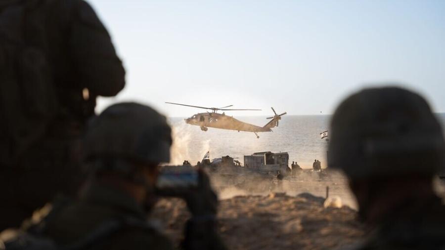 04.Dez.2023 - Tropas das Forças de Defesa de Israel operando na Faixa de Gaza