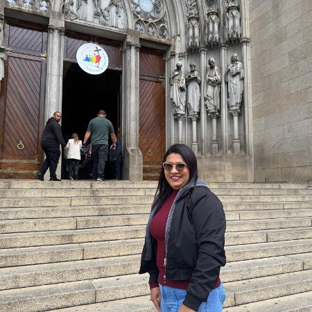 Tatiana Ribeiro, 41, foi à Catedral da Sé, em São Paulo, após a morte do Papa Francisco Tatiana Ribeiro, 41, foi à Catedral da Sé, em São Paulo, após a morte do Papa Francisco