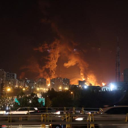 Ataque israelense atingiu o depósito de petróleo de Shahran, perto de Teerã, no Irã - Majid Asgaripour/via Reuters