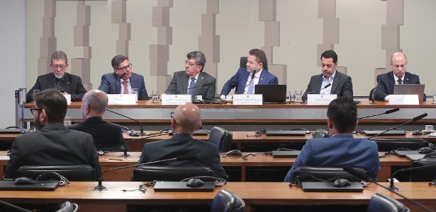 Governo pena para eliminar privilégios que ele mesmo concedeu