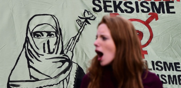 Protesto antirracista chamado "Marcha das mulher por uma Holanda unida" ocorre às vésperas das eleições parlamentares no país - Emmanuel Dunand/ AFP