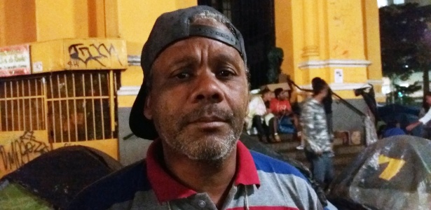 O sem-teto Valtair, o Carioca, escolhido porta-voz de famílias que escaparam do desabamento no centro de SP - Guilherme Azevedo/UOL