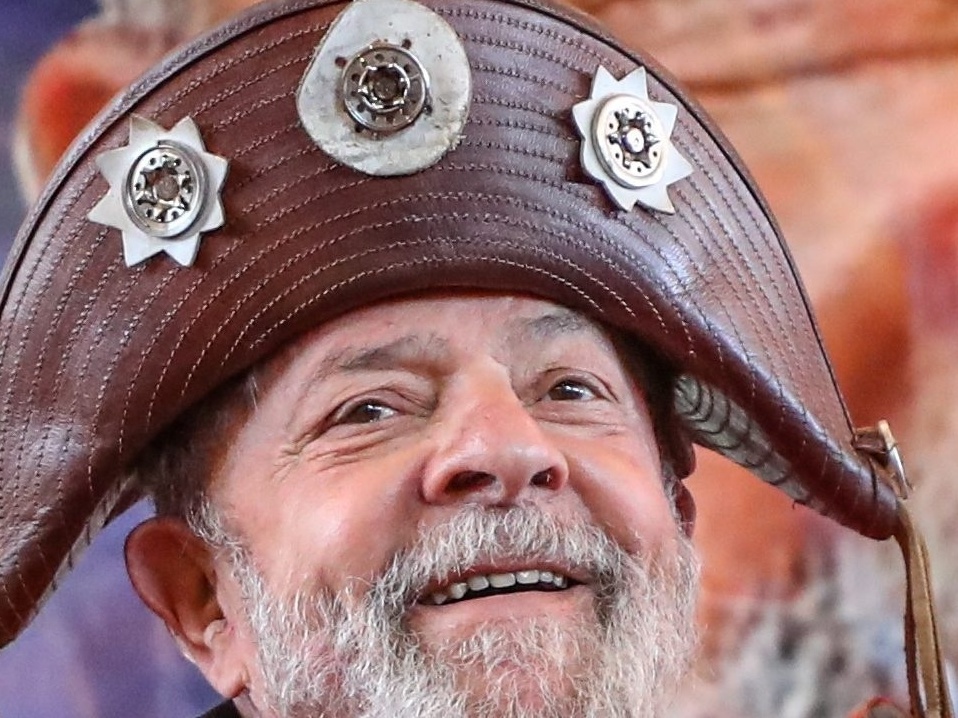 Bolsonaro derrete enquanto Lula prepara vitória em primeiro turno