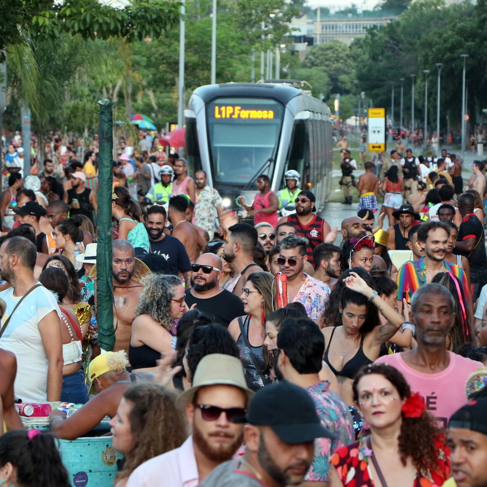 Prefeitura do Rio de Janeiro anuncia cancelamento do carnaval de rua de  2022 - Bom Dia SC