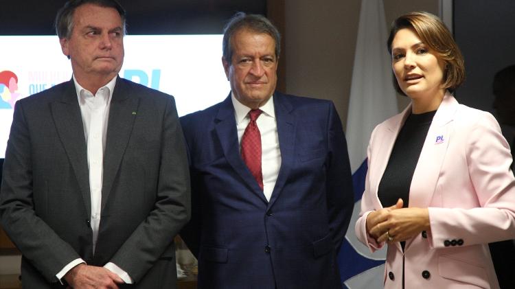 O ex-presidente Jair Bolsonaro, o presidente nacional do PL, Valdemar Costa Neto, e a presidente do PL Mulher, Michelle Bolsonaro 