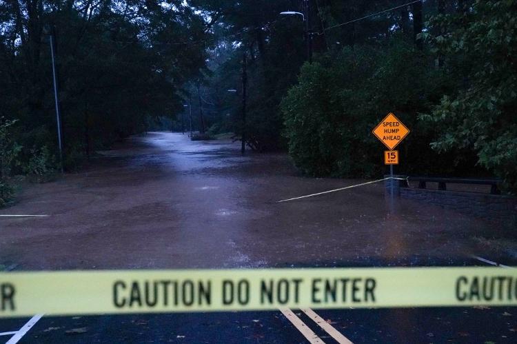 Região de Atlanta, na Georgia, bloqueada após a destruição deixada pelo furacão Helene