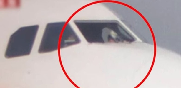 Para-brisa de avião chinês caiu e causou despressurização - Reprodução de vídeo/CCTV