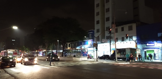 Moto G6 Plus - câmera principal noturna - UOL - UOL