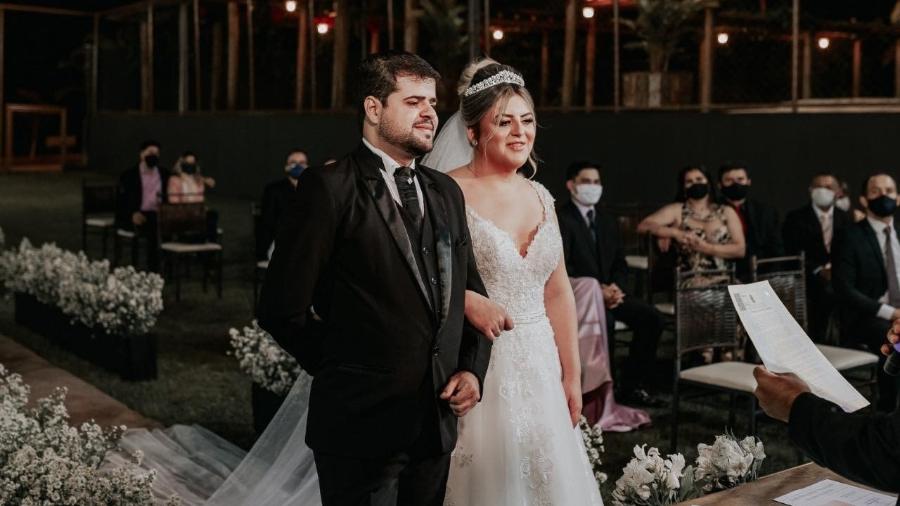 Casal consegue na justiça autorização para realizar casamento no interior de SP - Stefan Bambonato