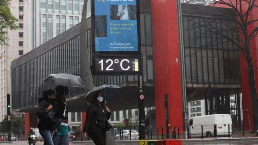 De acordo com o CGE, a frente fria que chegou a São Paulo neste domingo deve provocar chuvas generalizadas - DANILO M YOSHIOKA/ESTADÃO CONTEÚDO (Arquivo)
