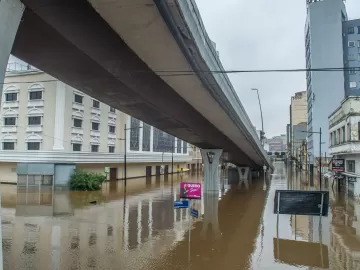 Novas chuvas atingem Porto Alegre e nível do Guaíba volta a subir 
