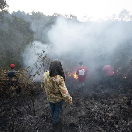 Incêndios de grandes proporções atingiram a cidade de Campos do Jordão, na Serra da Mantiqueira nesta terça-feira (10) - Marcelo Caltabiano - 10.set.2024/Folhapress