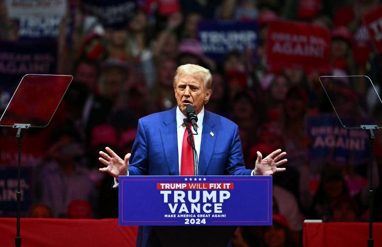 Donald Trump discursa em comício no Madison Square Garden, em Nova York